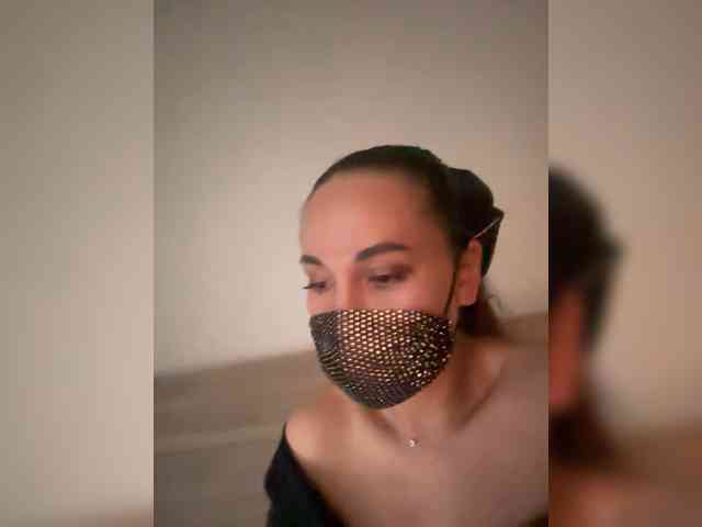 QWEENII webcam