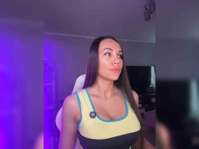 QWEENII webcam