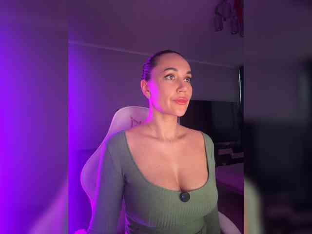 QWEENII webcam