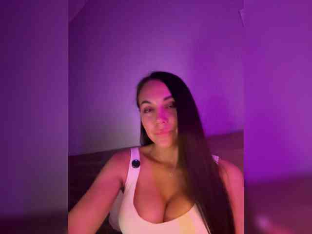 QWEENII webcam