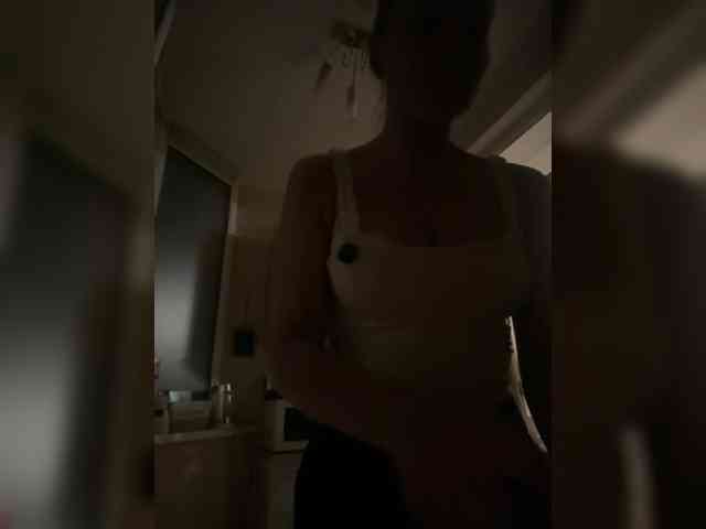 QWEENII's webcam live show