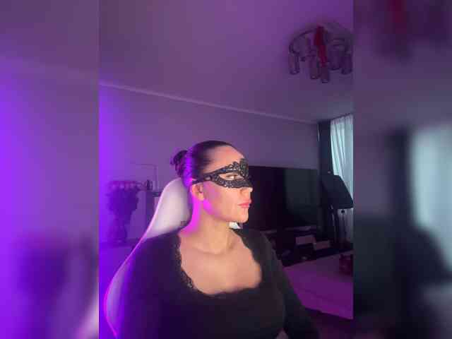 QWEENII webcam