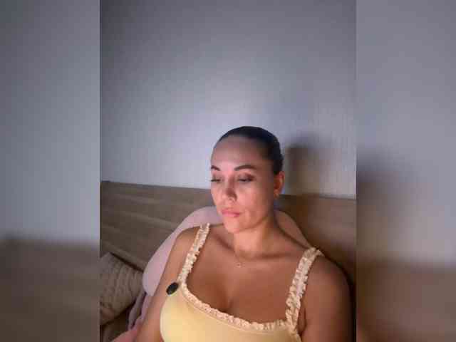 QWEENII webcam