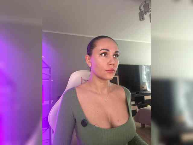 QWEENII webcam