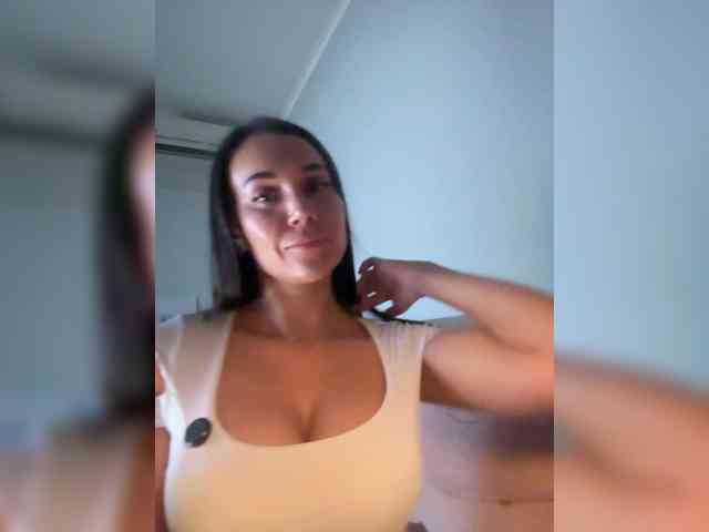 QWEENII webcam