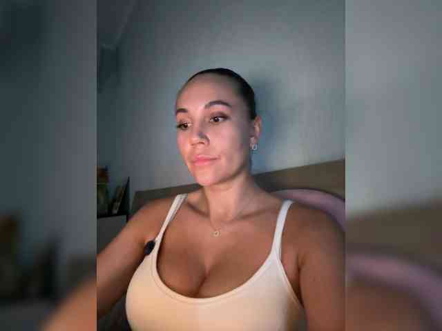 QWEENII webcam