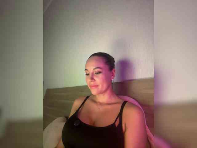QWEENII webcam