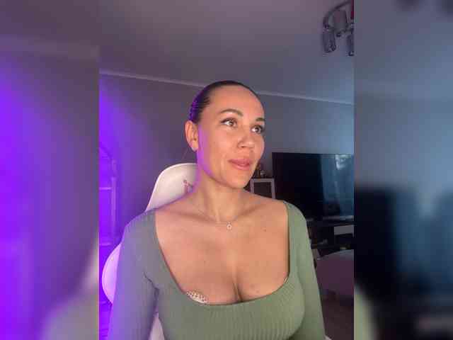 QWEENII webcam