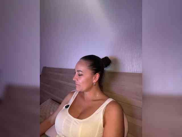 QWEENII webcam