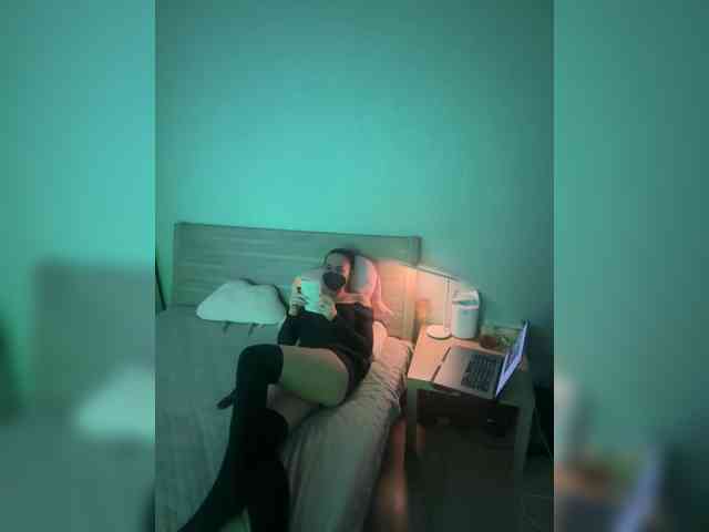 QWEENII webcam