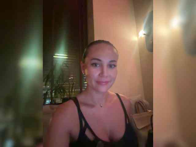 QWEENII webcam