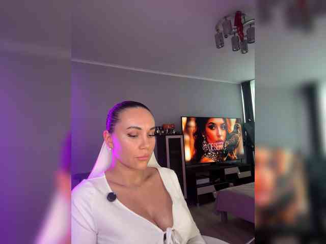 QWEENII webcam