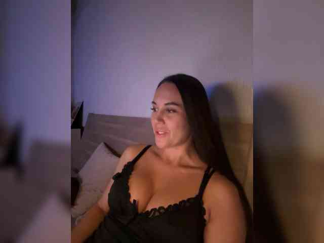 QWEENII webcam