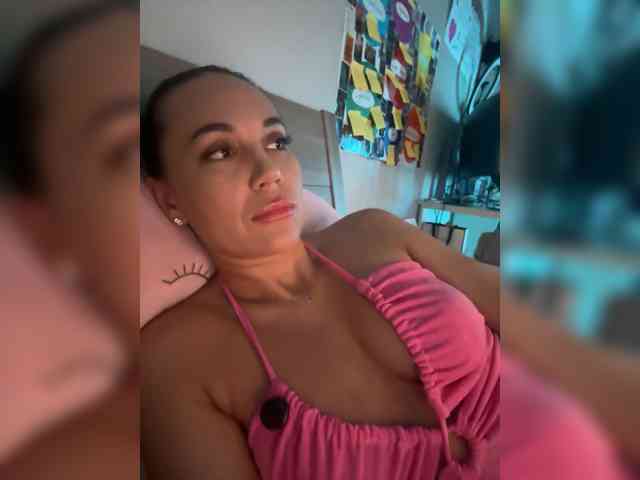 QWEENII webcam