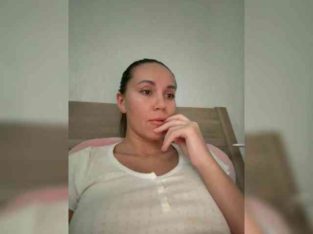 QWEENII webcam