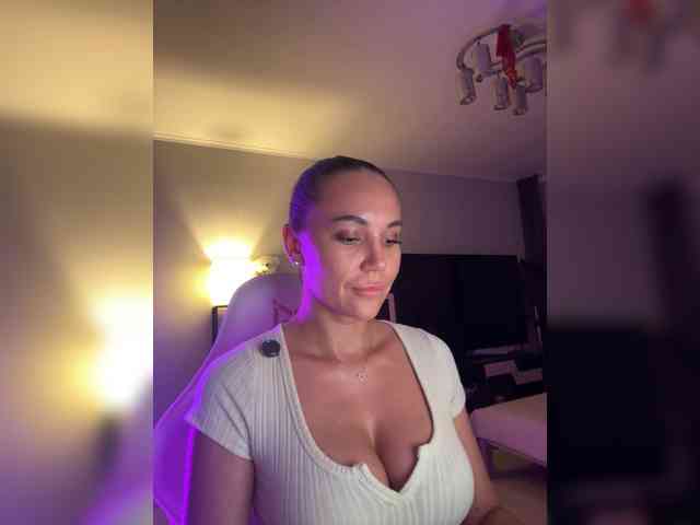 QWEENII webcam