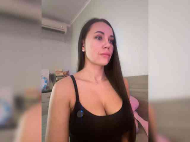QWEENII webcam