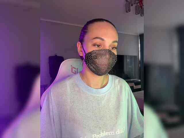 QWEENII webcam