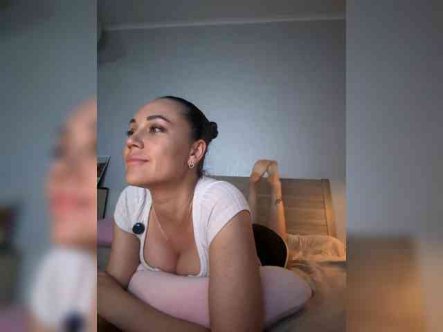 QWEENII webcam