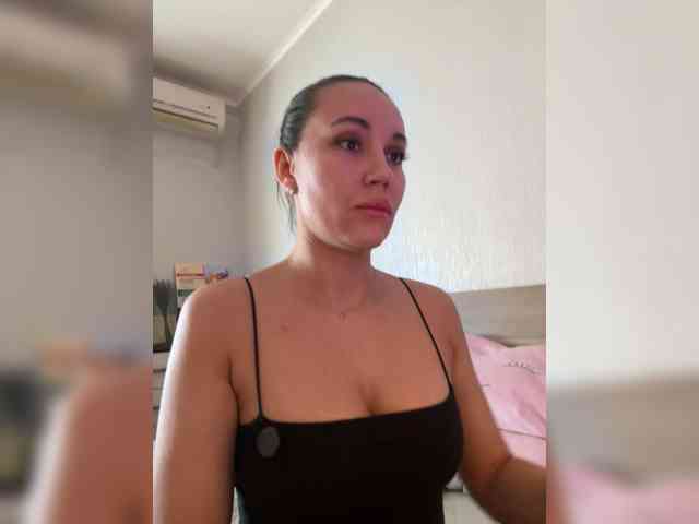 QWEENII webcam