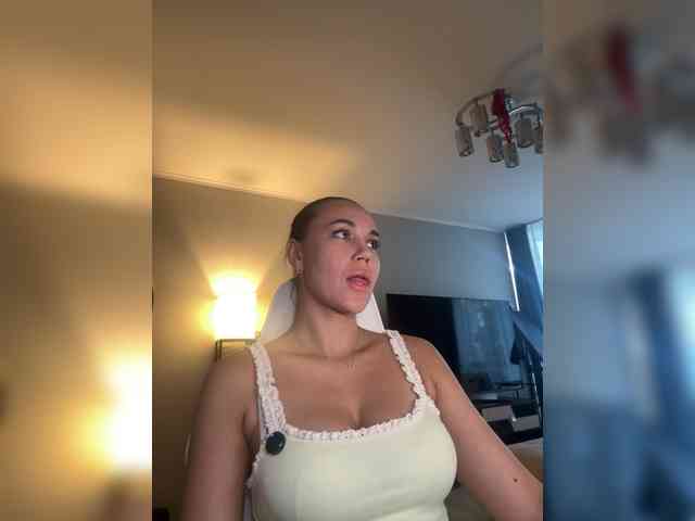 QWEENII webcam