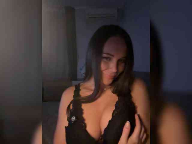 QWEENII webcam