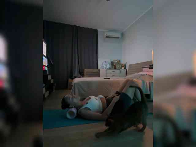 QWEENII webcam