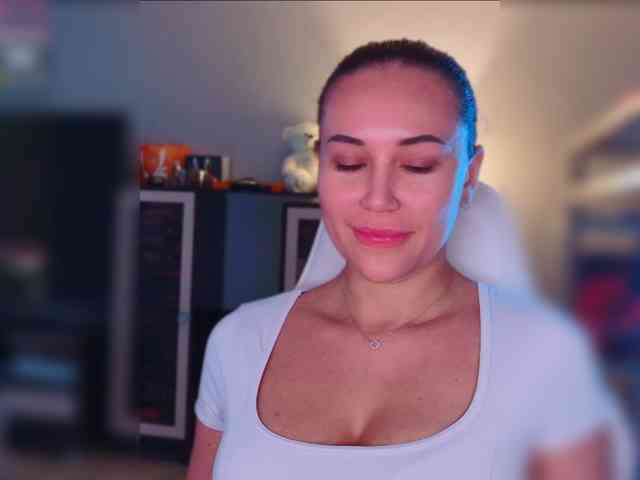 QWEENII webcam