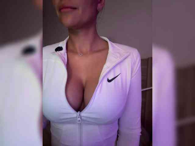 QWEENII webcam