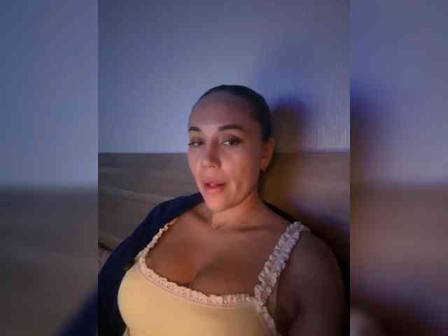 QWEENII webcam