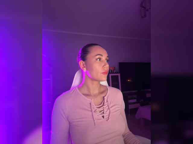 QWEENII webcam