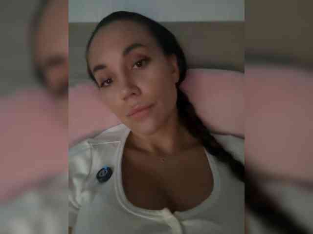 QWEENII webcam