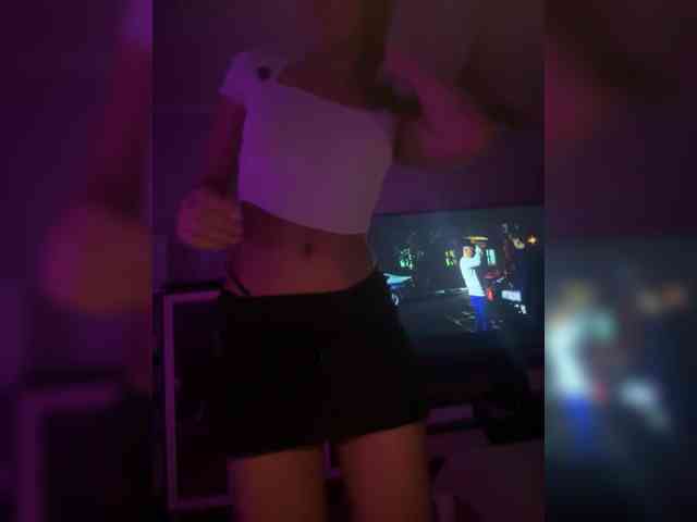 QWEENII webcam