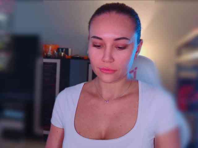 QWEENII webcam