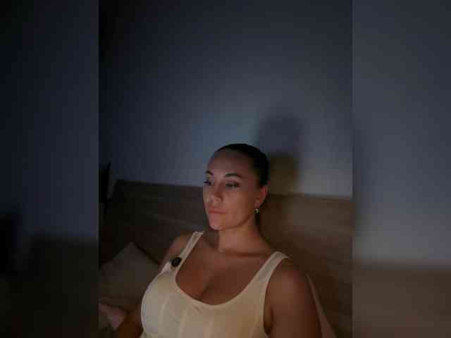 QWEENII webcam