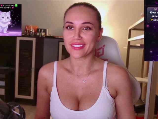 QWEENII webcam