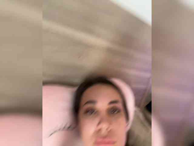 QWEENII webcam
