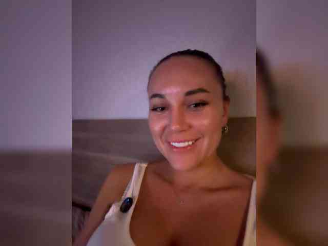 QWEENII webcam