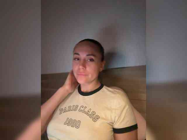 QWEENII webcam
