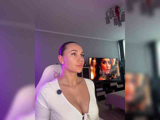 QWEENII webcam