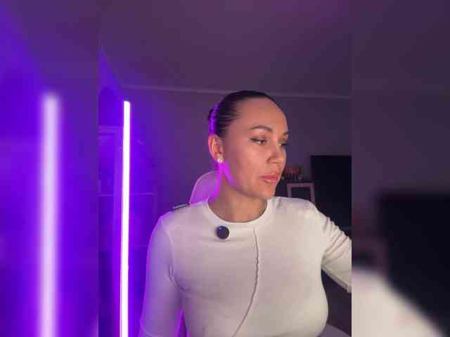 QWEENII webcam