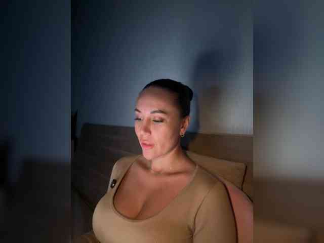 QWEENII webcam