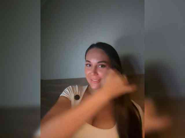 QWEENII webcam