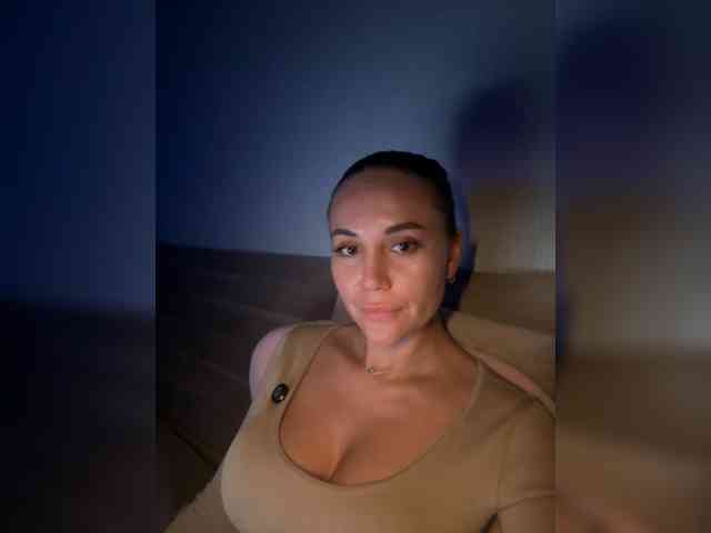 QWEENII webcam