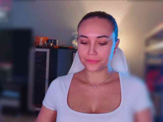 QWEENII webcam