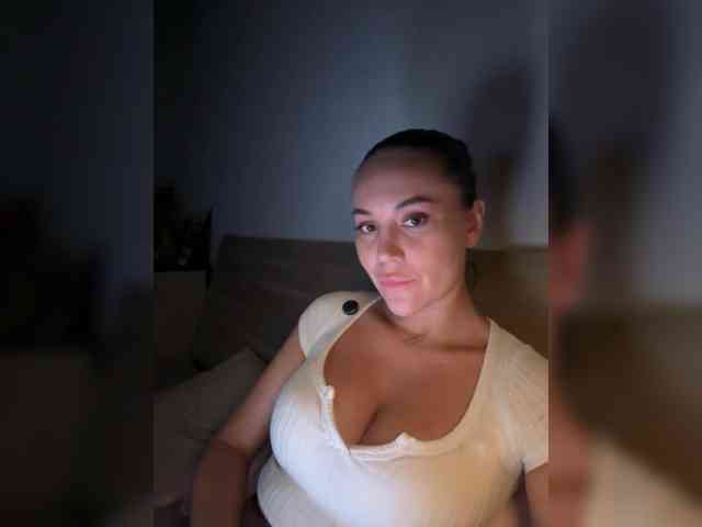 QWEENII webcam
