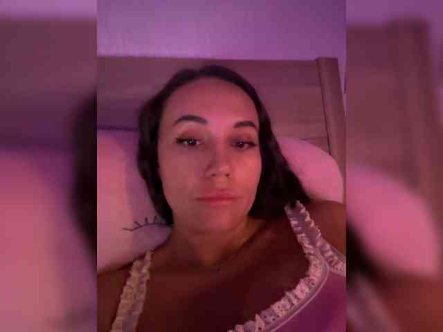 QWEENII webcam