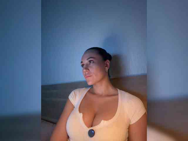 QWEENII webcam