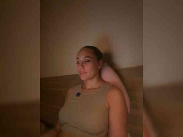 QWEENII Sex Cam Show