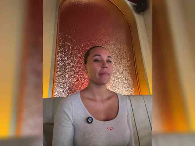 QWEENII webcam
